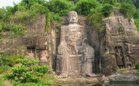 乐山大佛的由来及传说乐山大佛闭眼显灵流泪事件