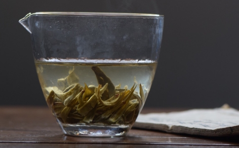 茉莉花茶是用什么茶做的？茉莉花茶的制作工艺流程